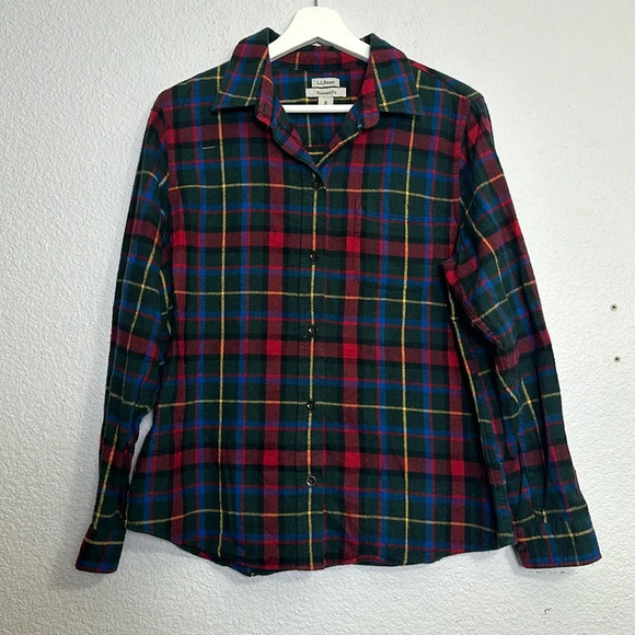 LL Bean Women’s Size Medium Petite Relaxed Fit Light Flannel Button Down Plaid - Picture 1 of 8